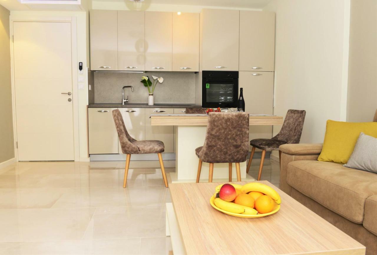 Ralux Apartman Tivat Buitenkant foto