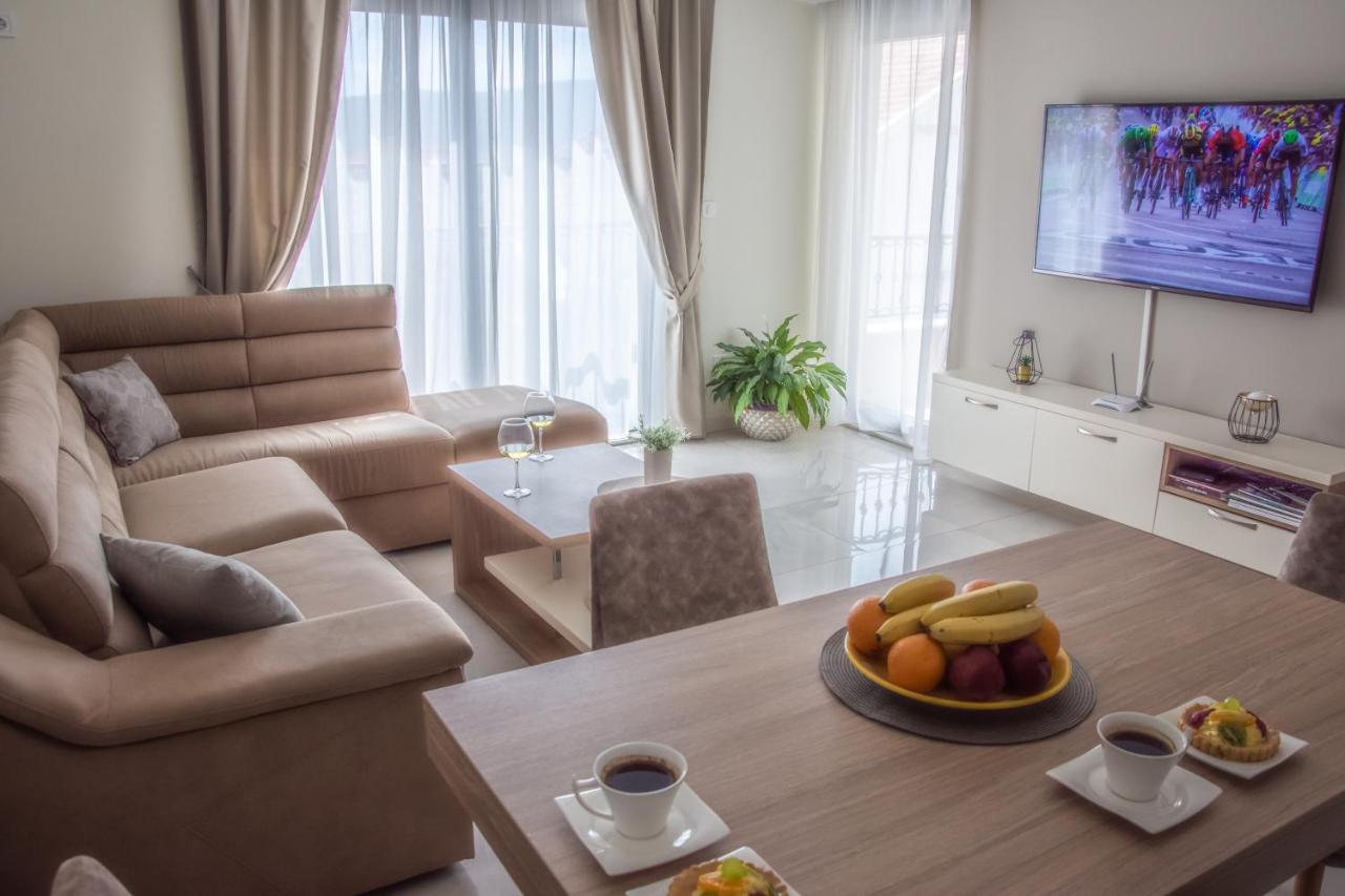 Ralux Apartman Tivat Buitenkant foto