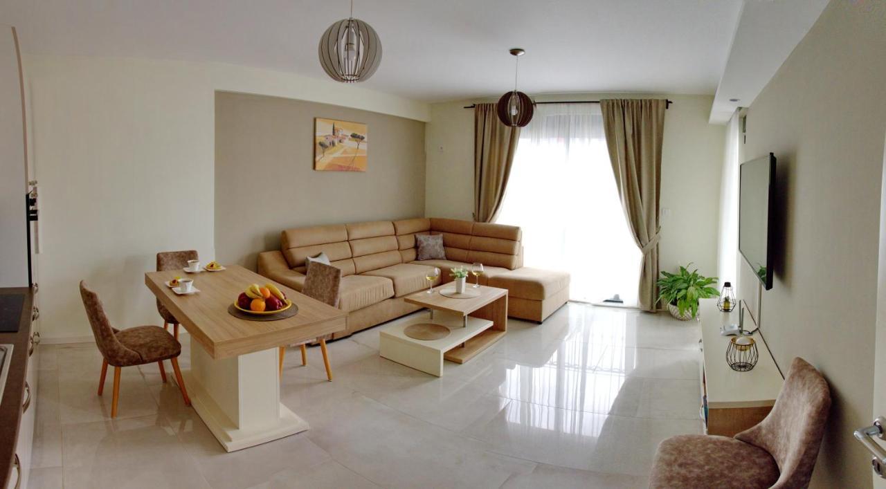 Ralux Apartman Tivat Buitenkant foto